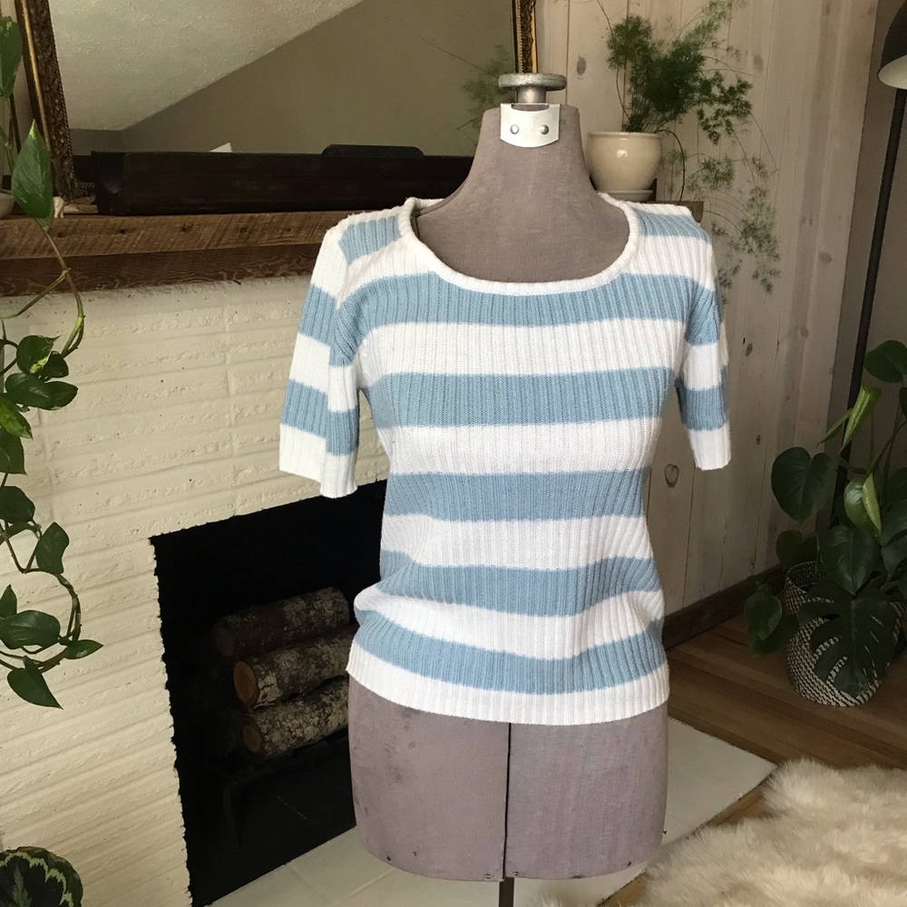 Vintage blue and white short-sleeved sweater top